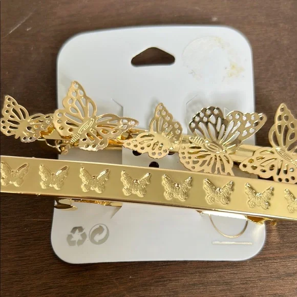 Icing by Claire’s Gold Butterfly Hair Clip Set - Picture 3 of 3